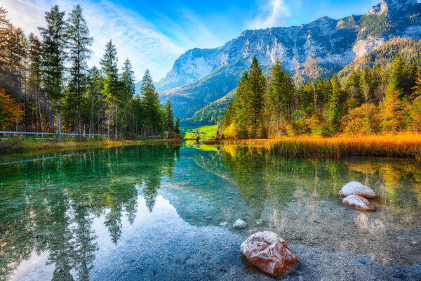 Bayern — Hintersee mit Alpen